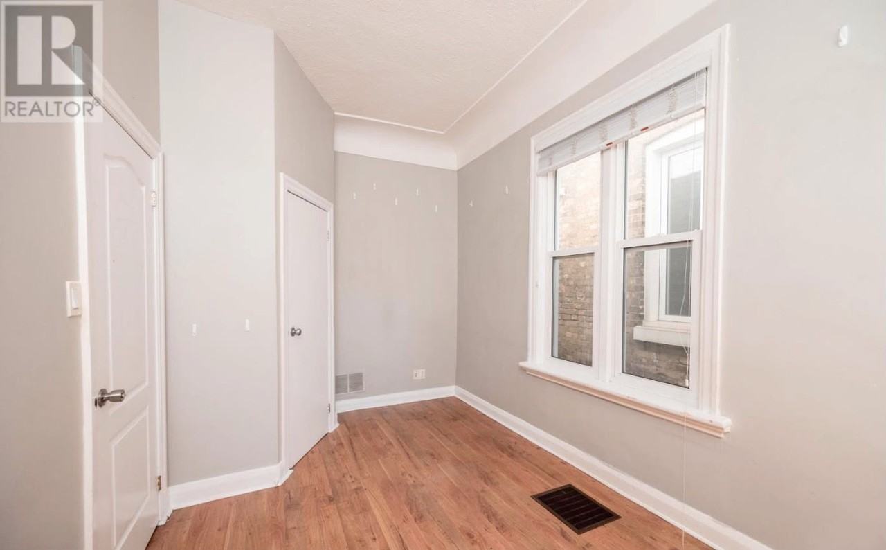 289 Pall Mall Street - Photo 5 of 17