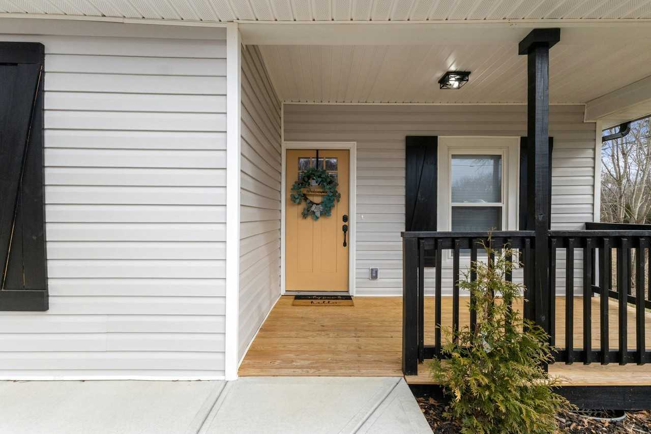 305 East Henry Street - Photo 3 of 21