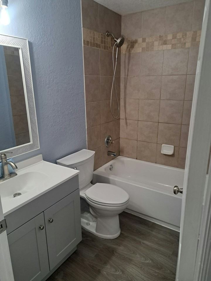 901 Southwest 7th Street - Photo 3 of 16