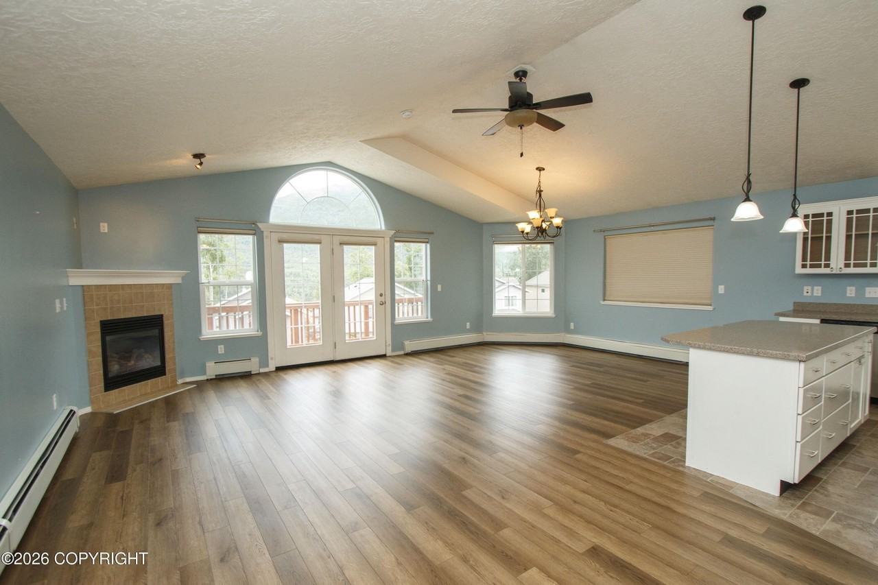 20757 Mountain Vista Dr - Photo 5 of 30