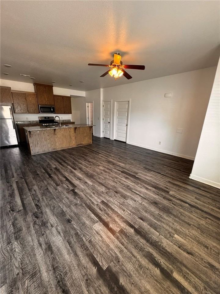 321 Westbrook Ct #3 - Photo 2 of 16