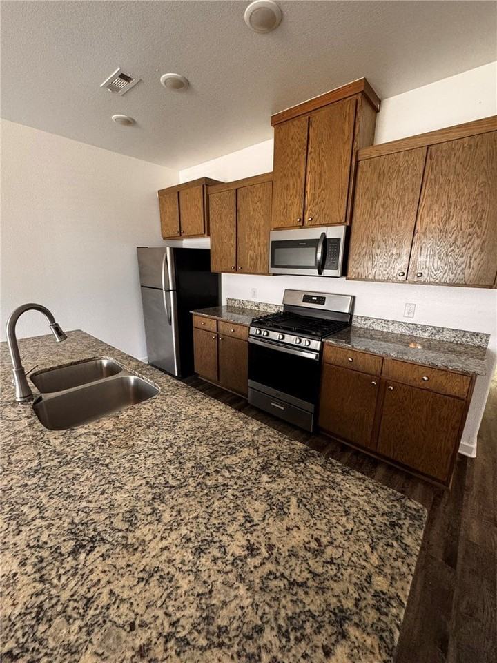 321 Westbrook Ct #3 - Photo 4 of 16
