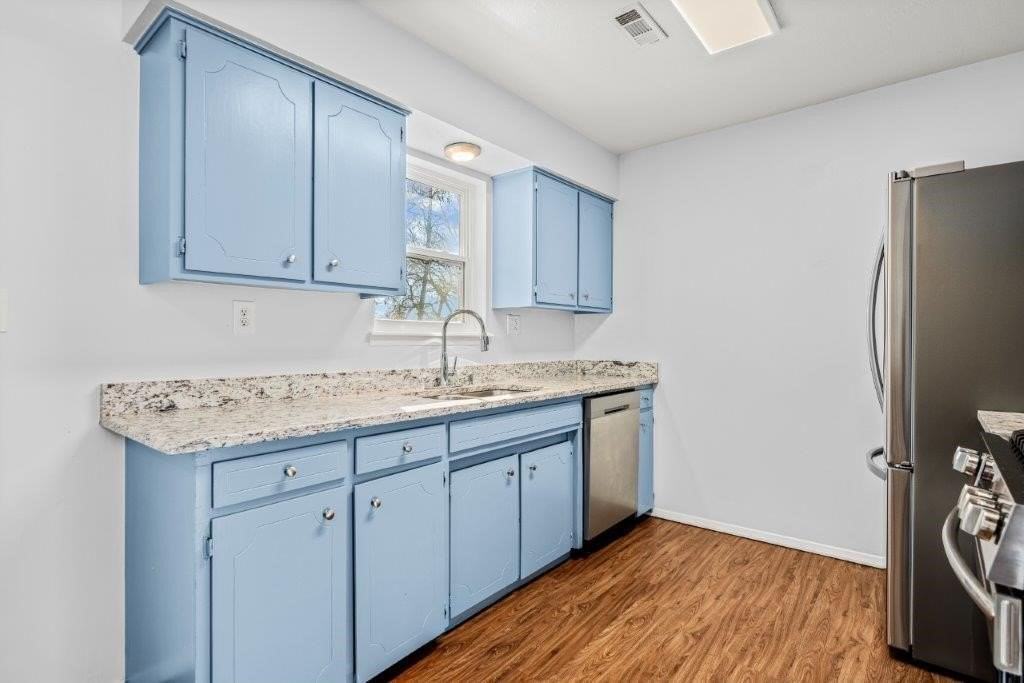 904 Se 4th St - Photo 5 of 16