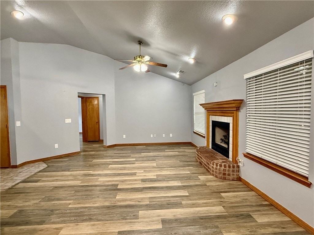 510 College Pl - Photo 5 of 41