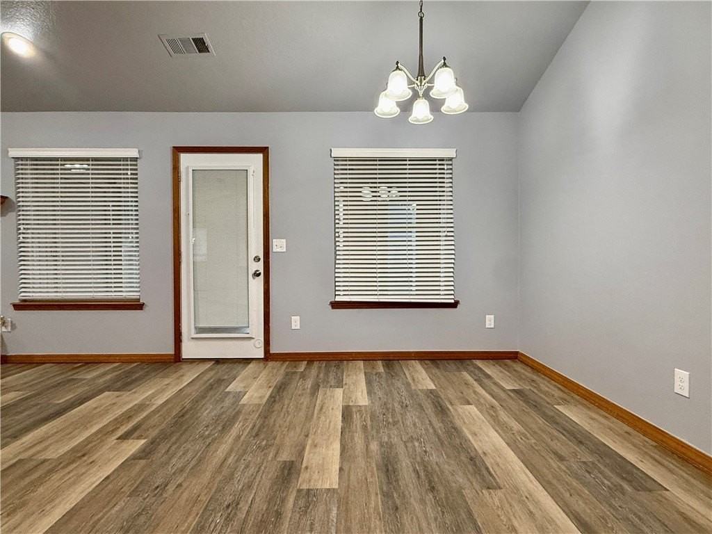 510 College Pl - Photo 7 of 41