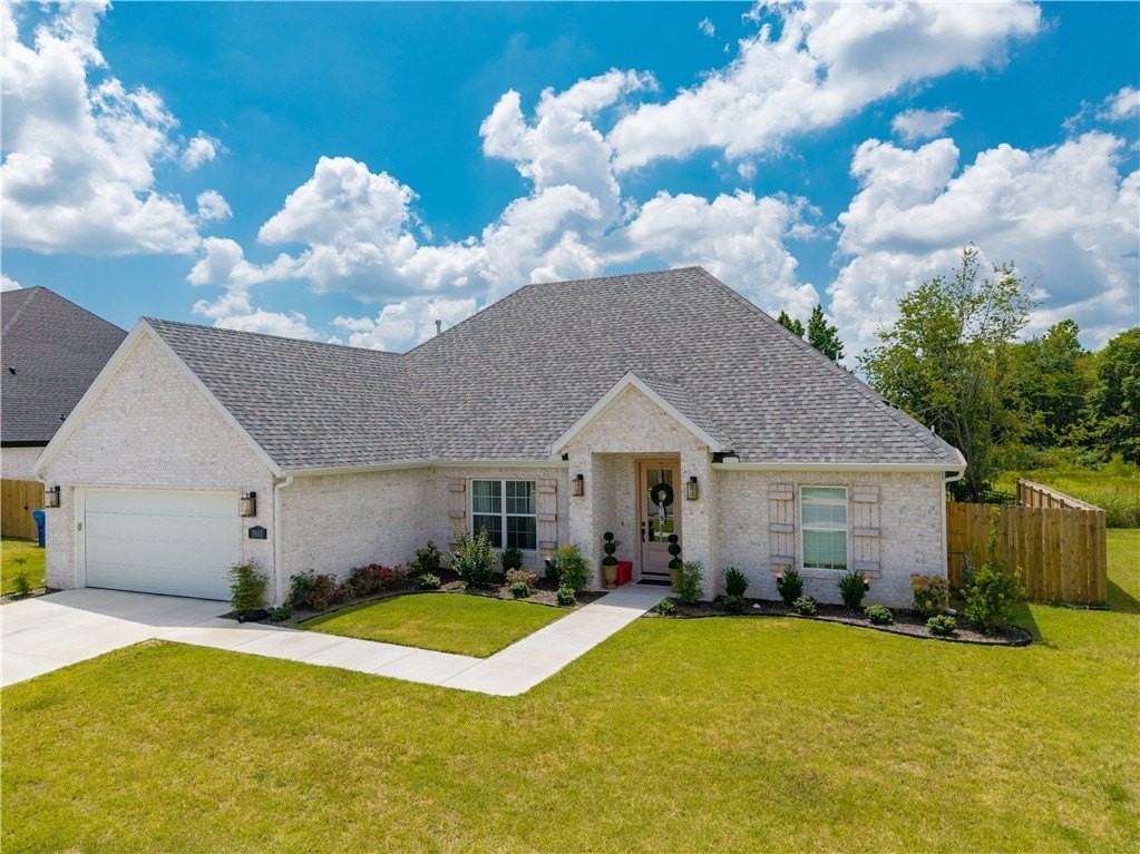 3503 E Lexus Dr - Photo 2 of 32