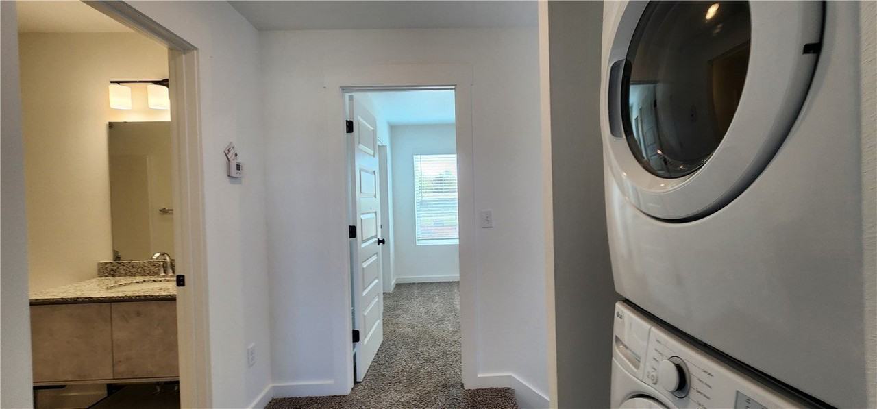 1091 Kentucky Avenue - Photo 5 of 20