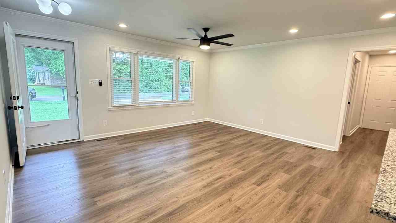 117 Carol Dr #1 - Photo 7 of 45