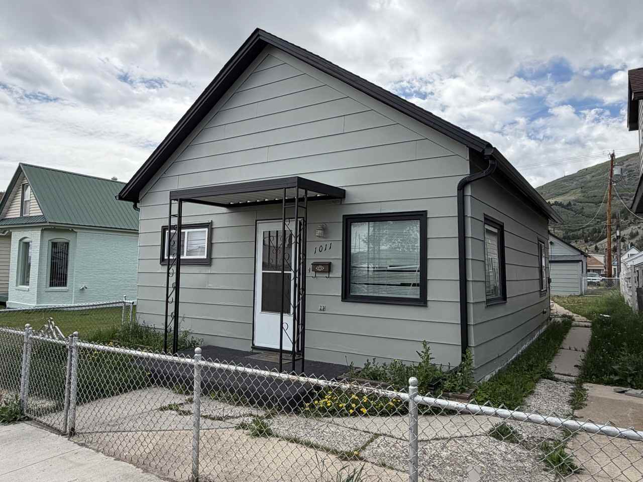 1011 E 3rd St #1