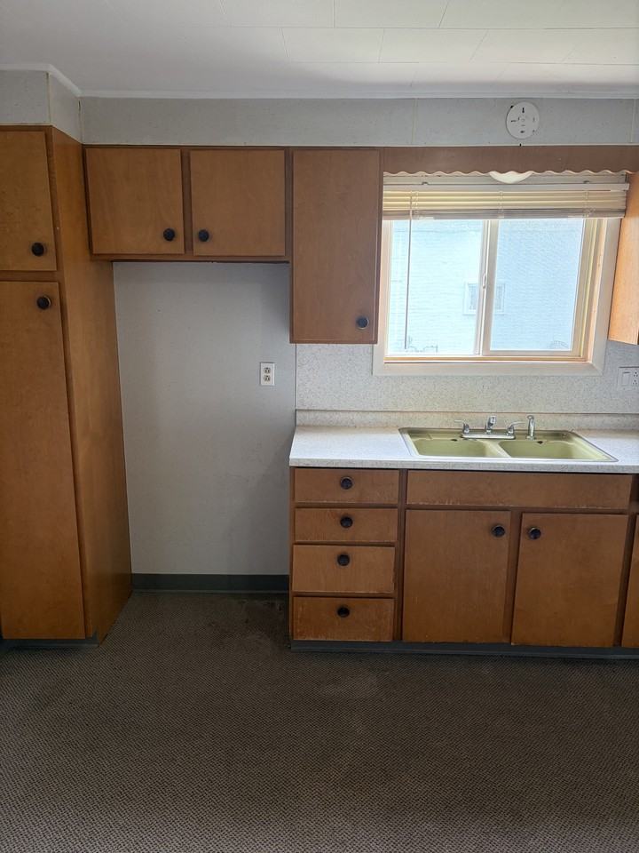 1011 E 3rd St #1 - Photo 4 of 16