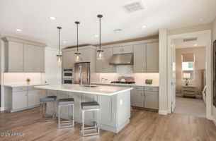 featured image of 11353 N Luckenbach St