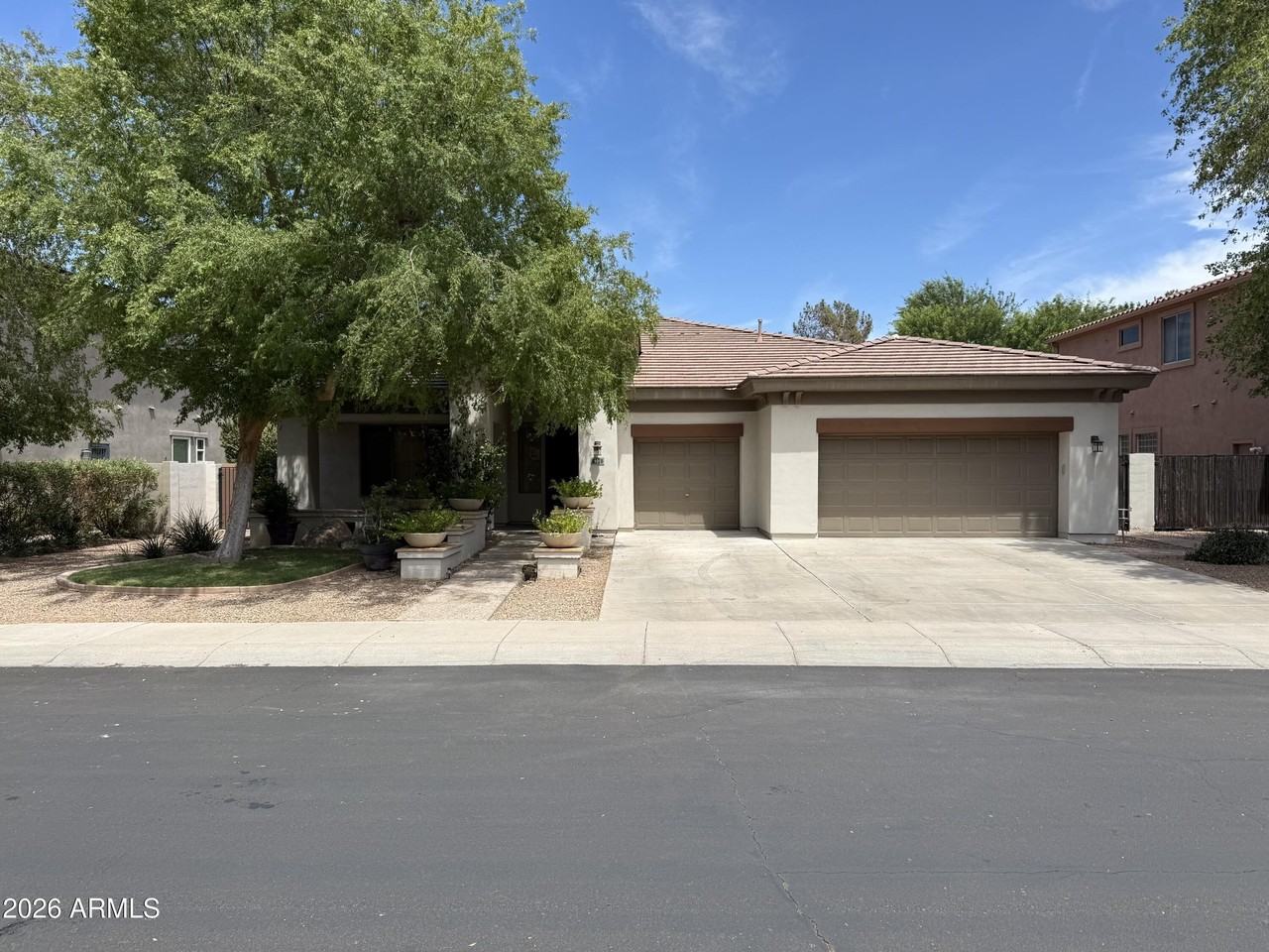 101 S Presidio Dr - Photo 2 of 29