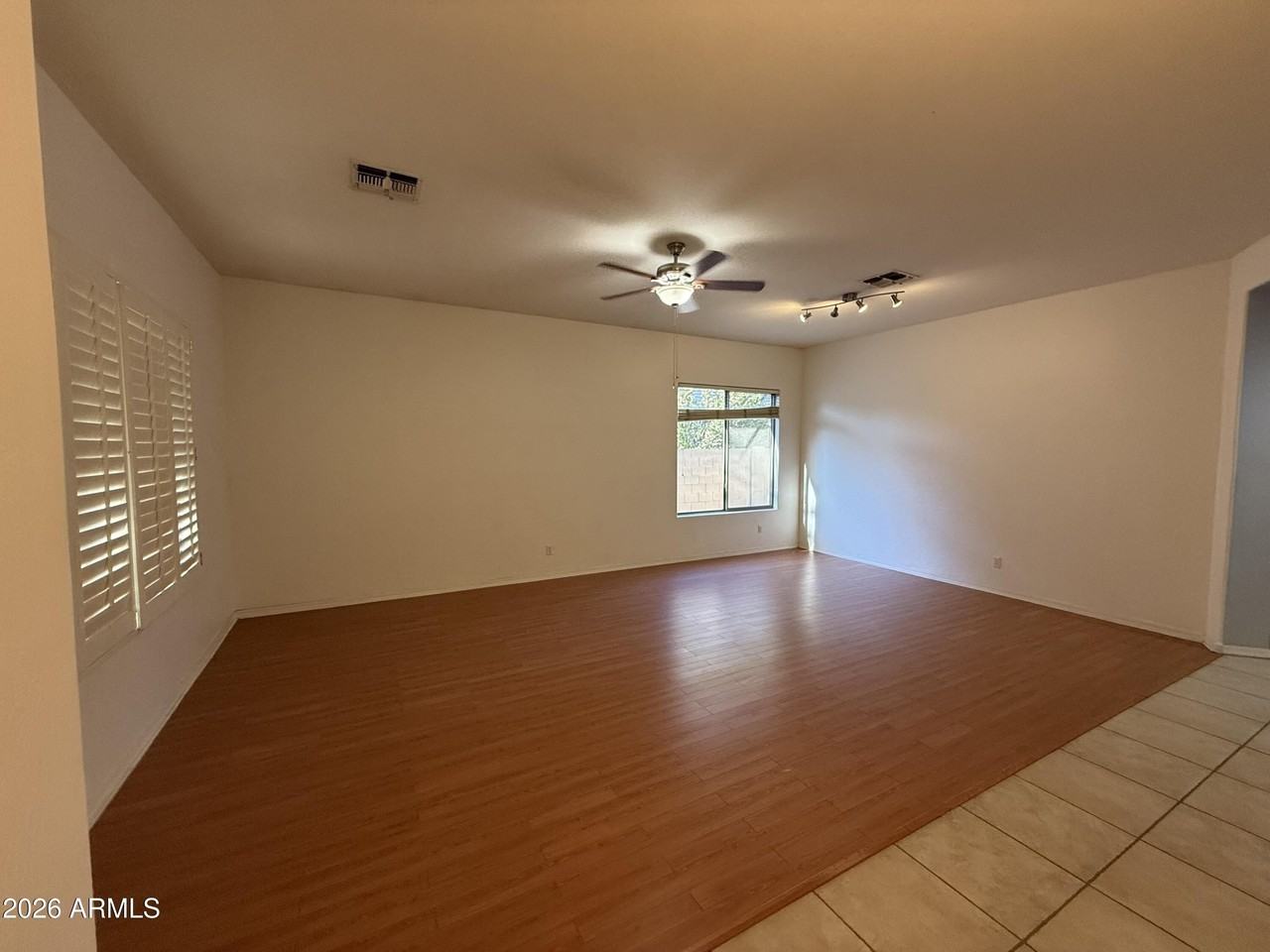 101 S Presidio Dr - Photo 3 of 29