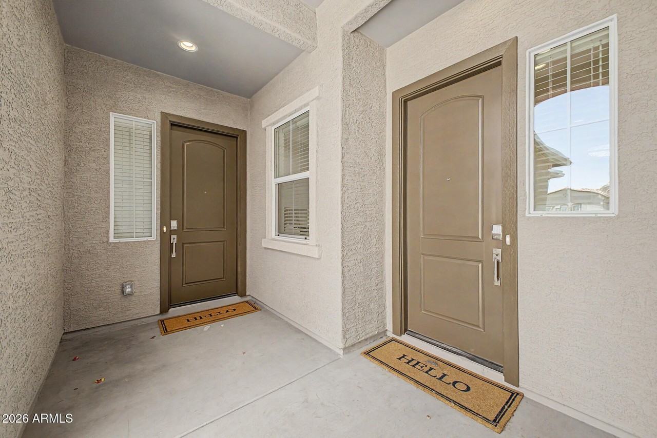 9623 W Flower St - Photo 4 of 35