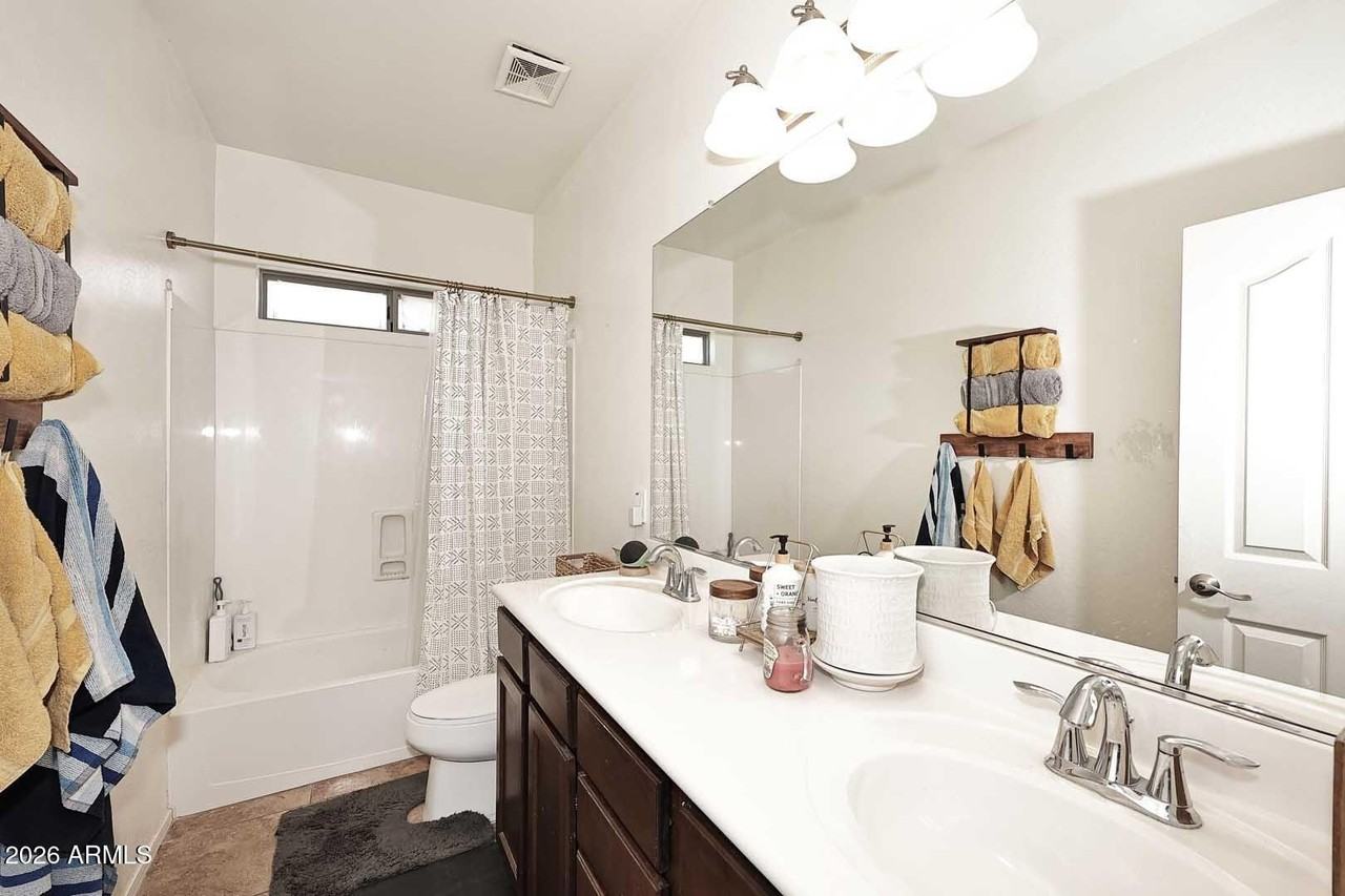 2505 S 117th Ave - Photo 6 of 16
