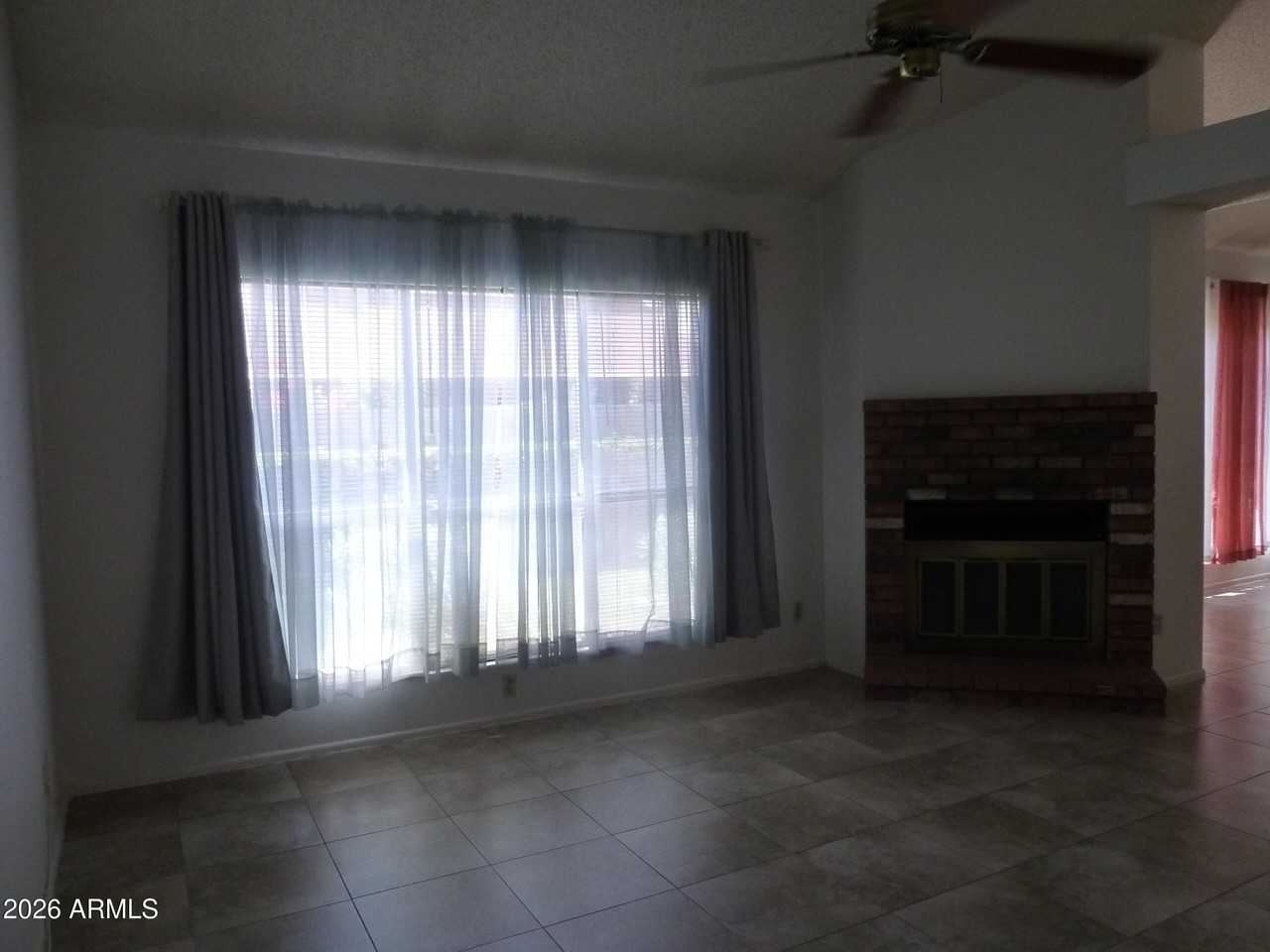 3853 W Ivanhoe St - Photo 3 of 18
