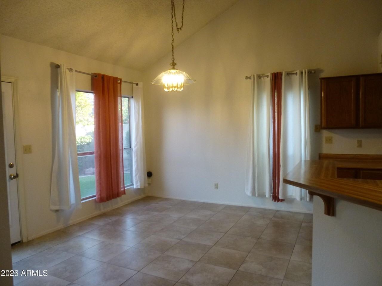 3853 W Ivanhoe St - Photo 4 of 18