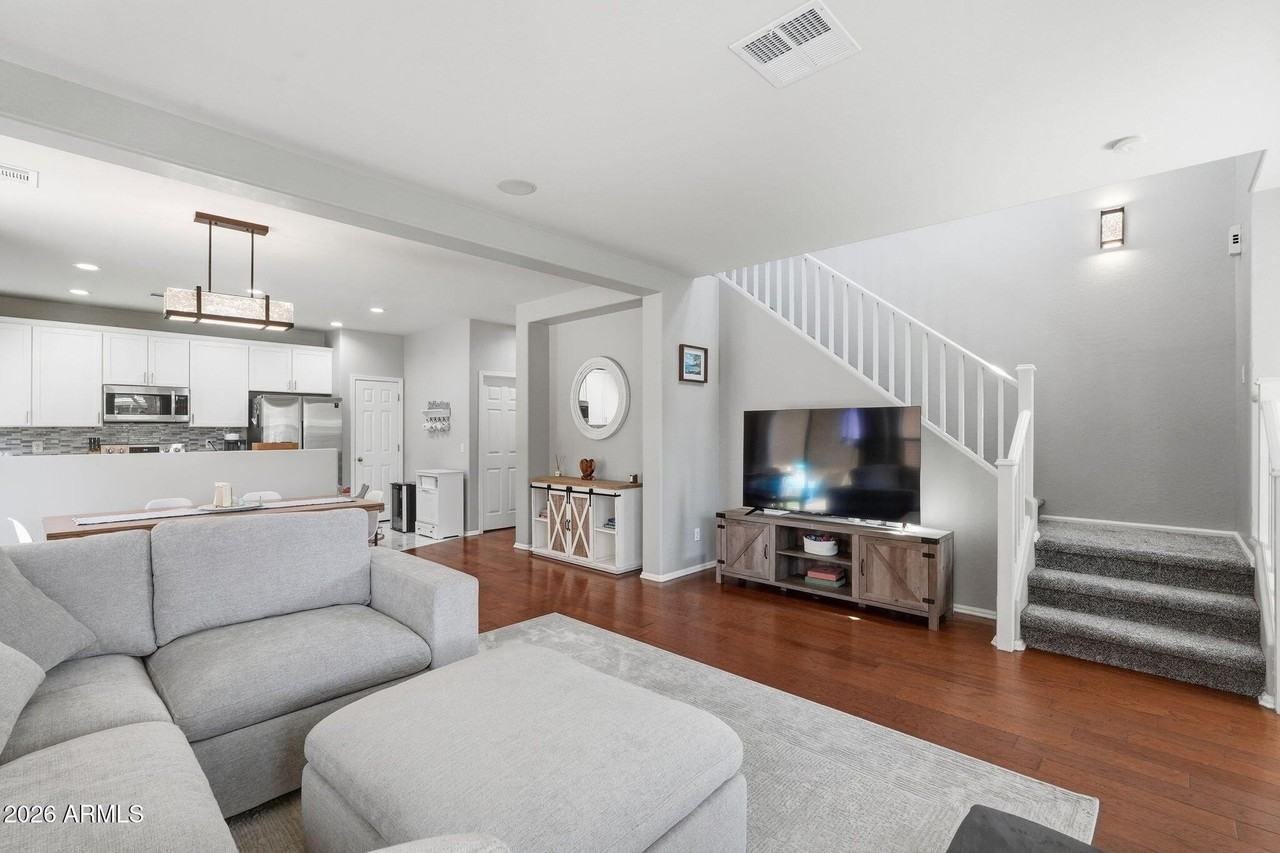 1072 S Cheshire Ln - Photo 5 of 31