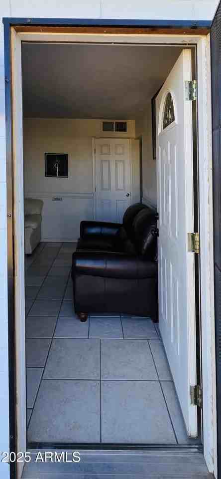 11329 W Duluth Ave - Photo 5 of 42