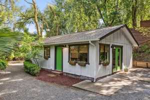 featured image of 10 Angelica Ct #A