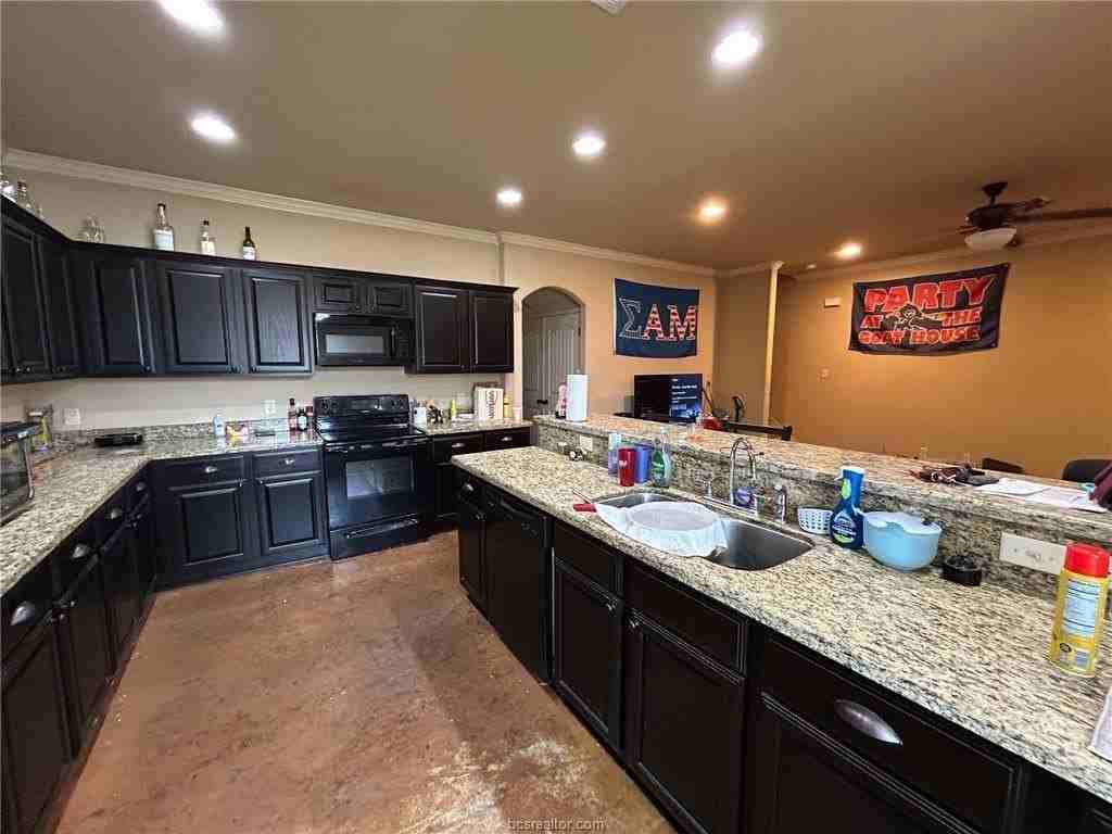 3318 Travis Cole Ave - Photo 5 of 12