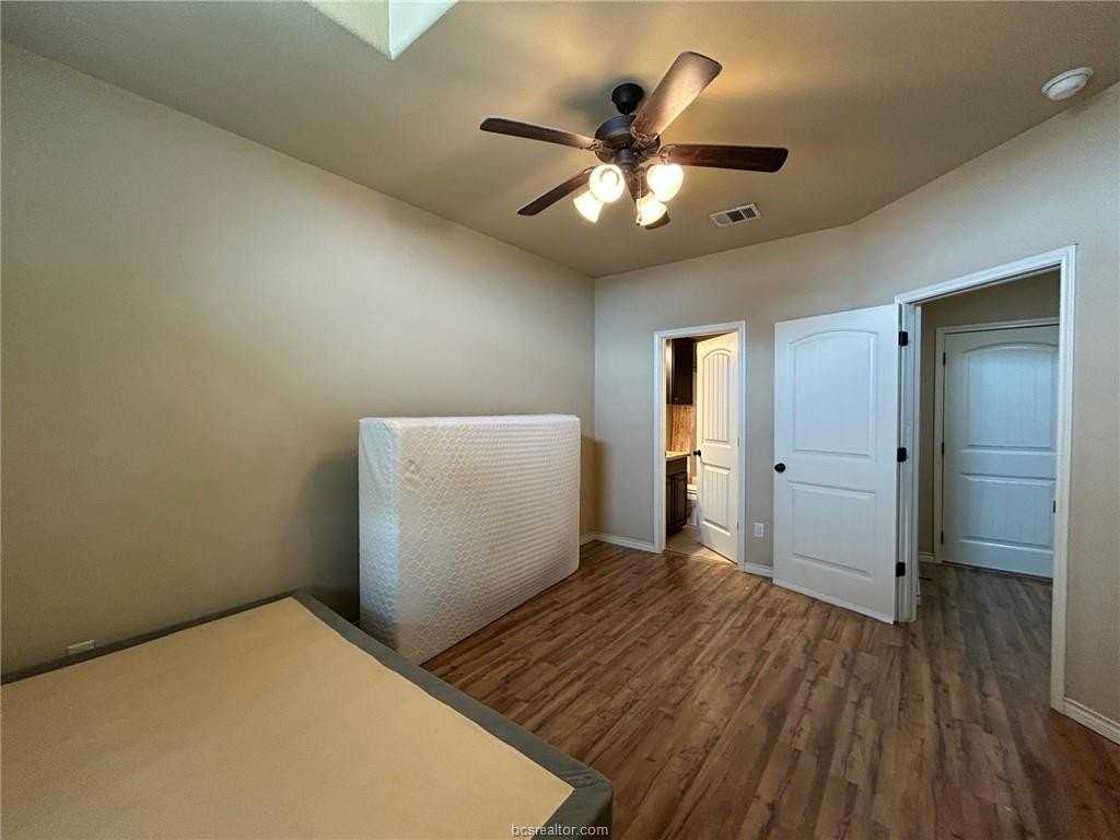 3318 Travis Cole Ave - Photo 7 of 12