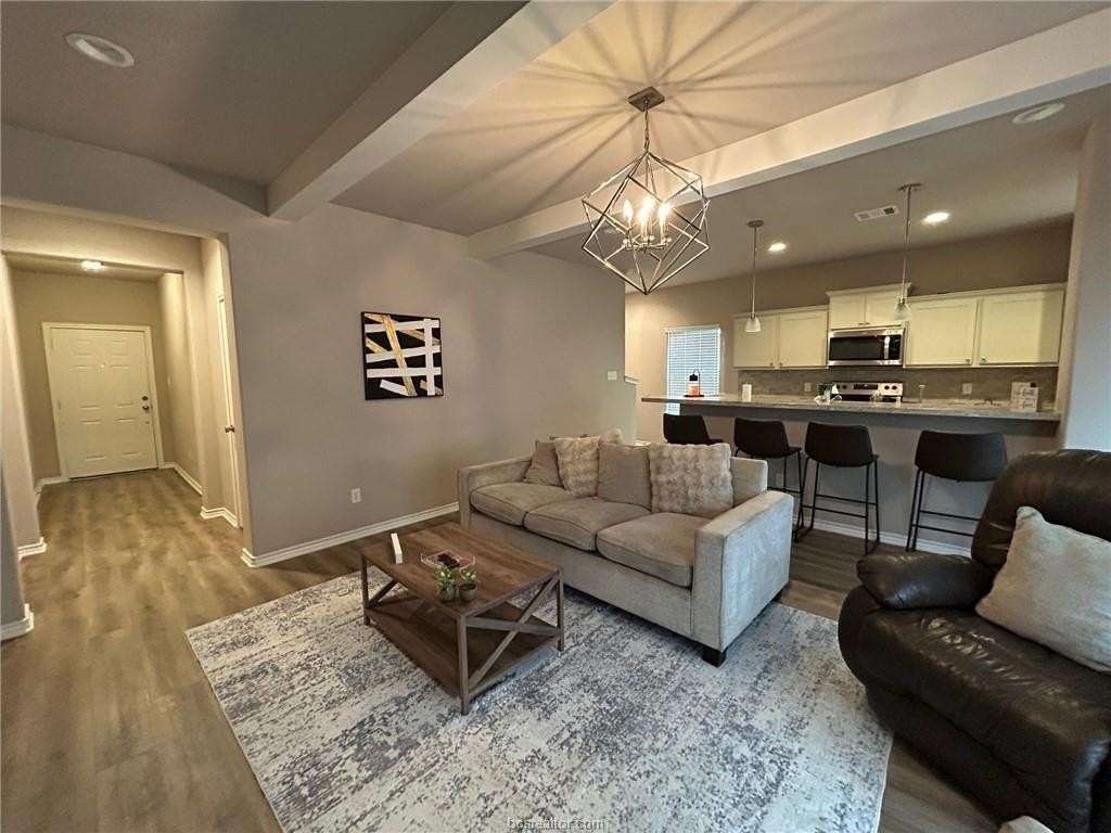 511 Hayes Ln - Photo 3 of 14
