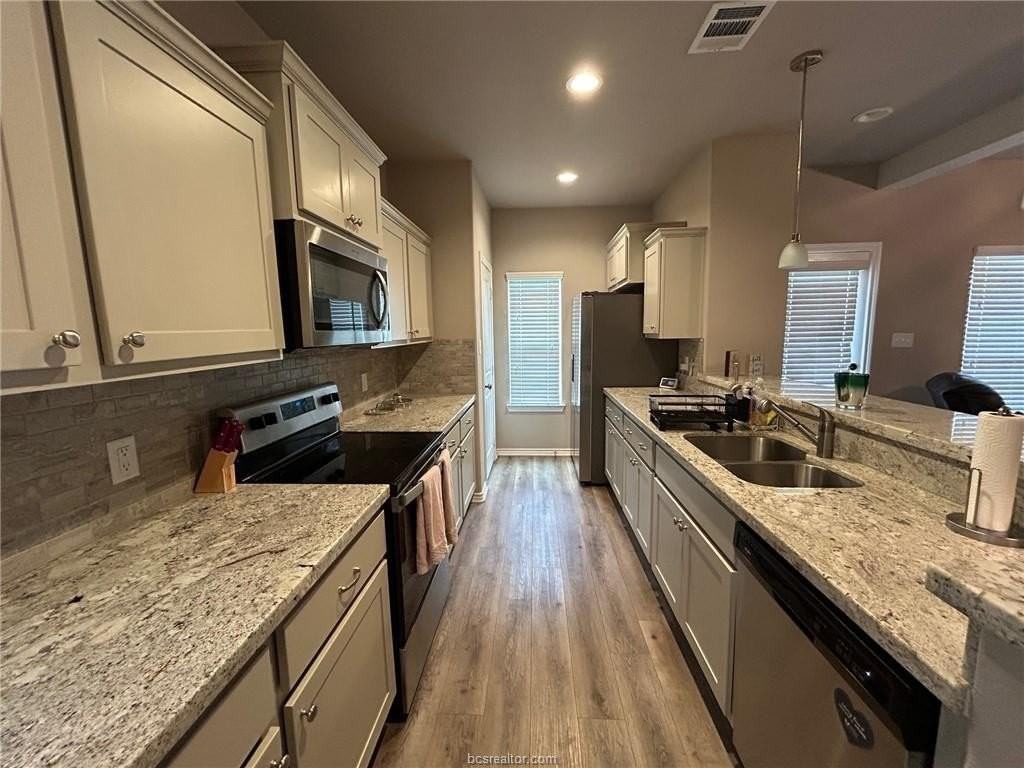 511 Hayes Ln - Photo 4 of 14