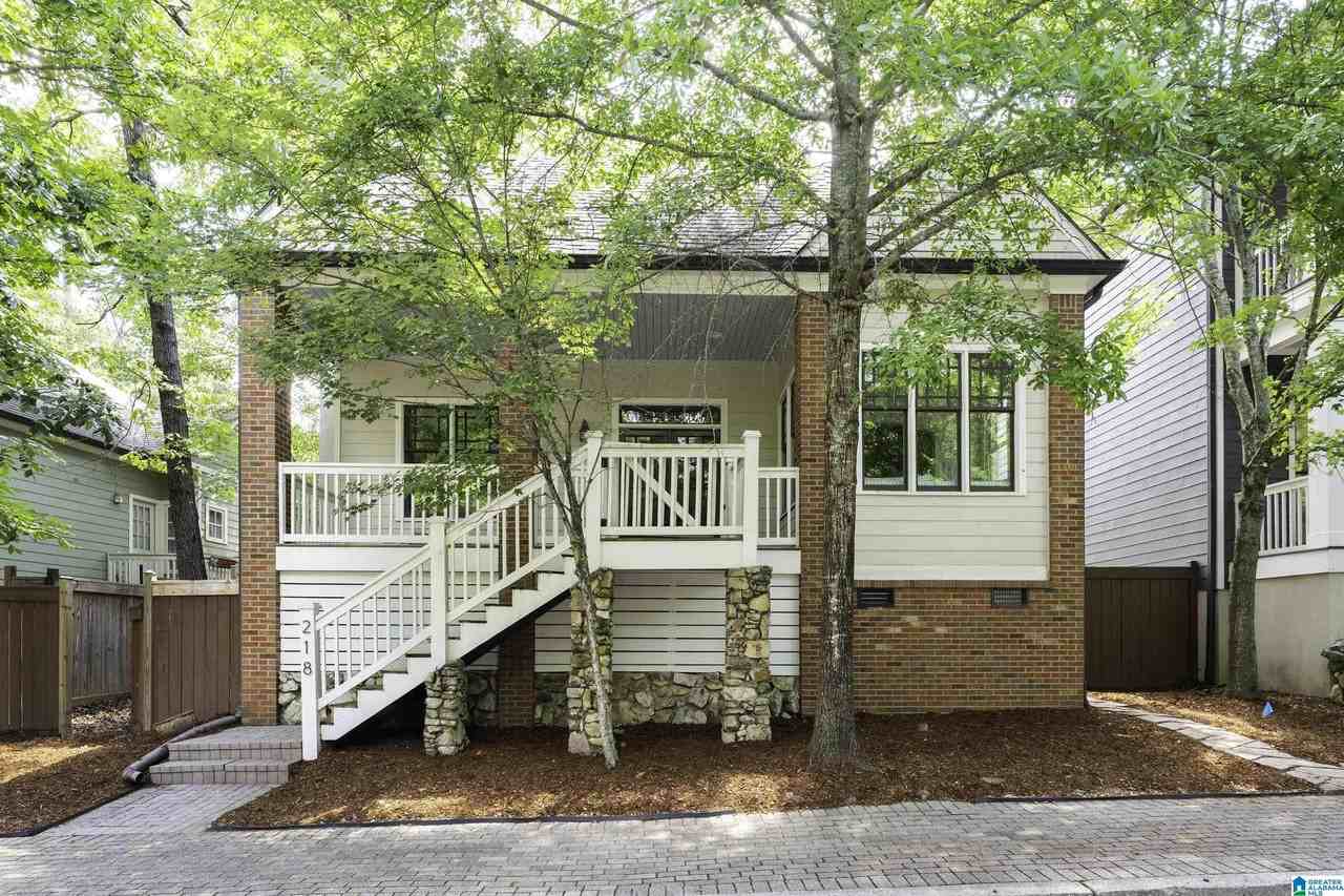 218 Hawthorn St - Photo 2 of 50
