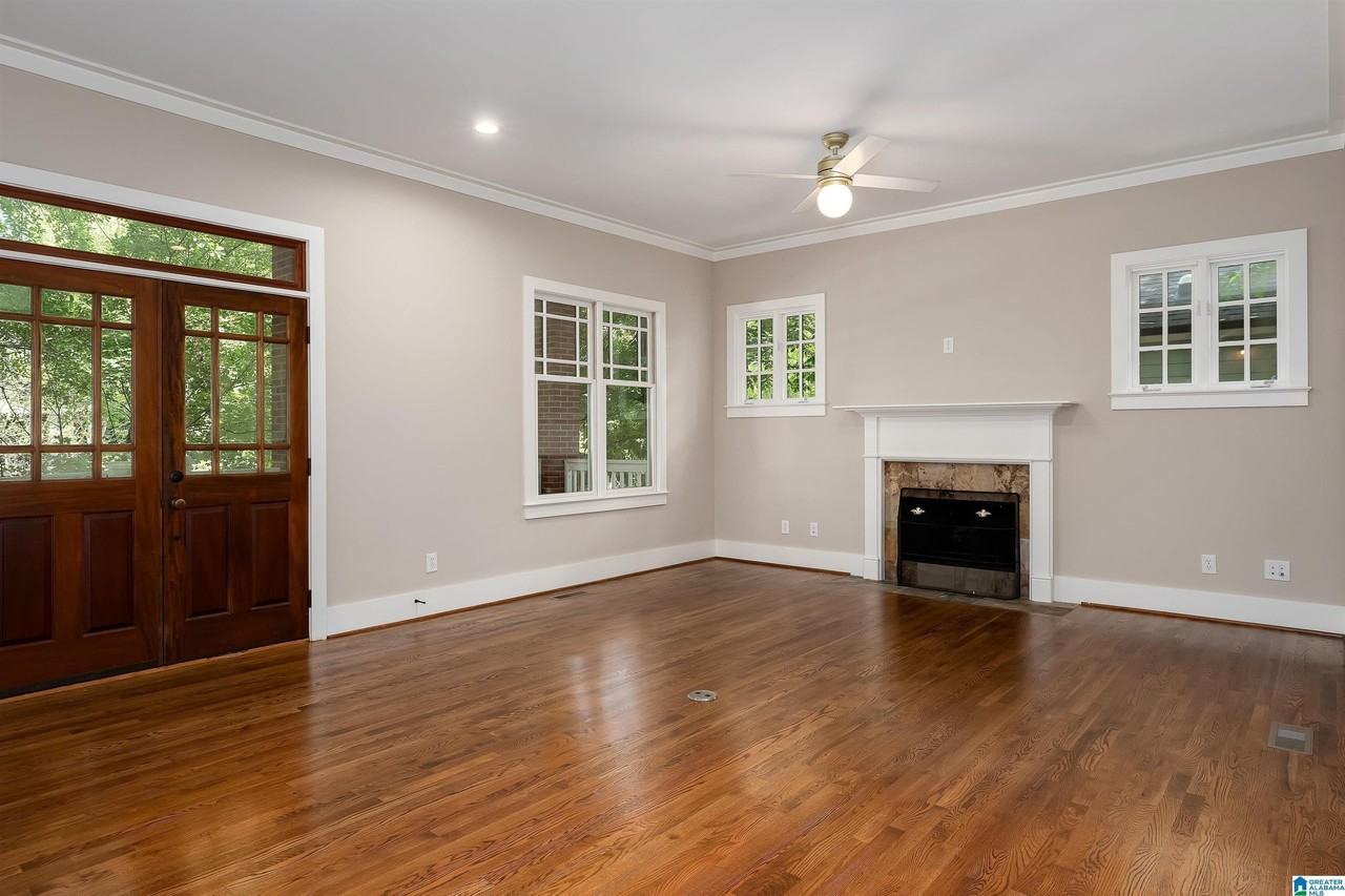 218 Hawthorn St - Photo 5 of 50