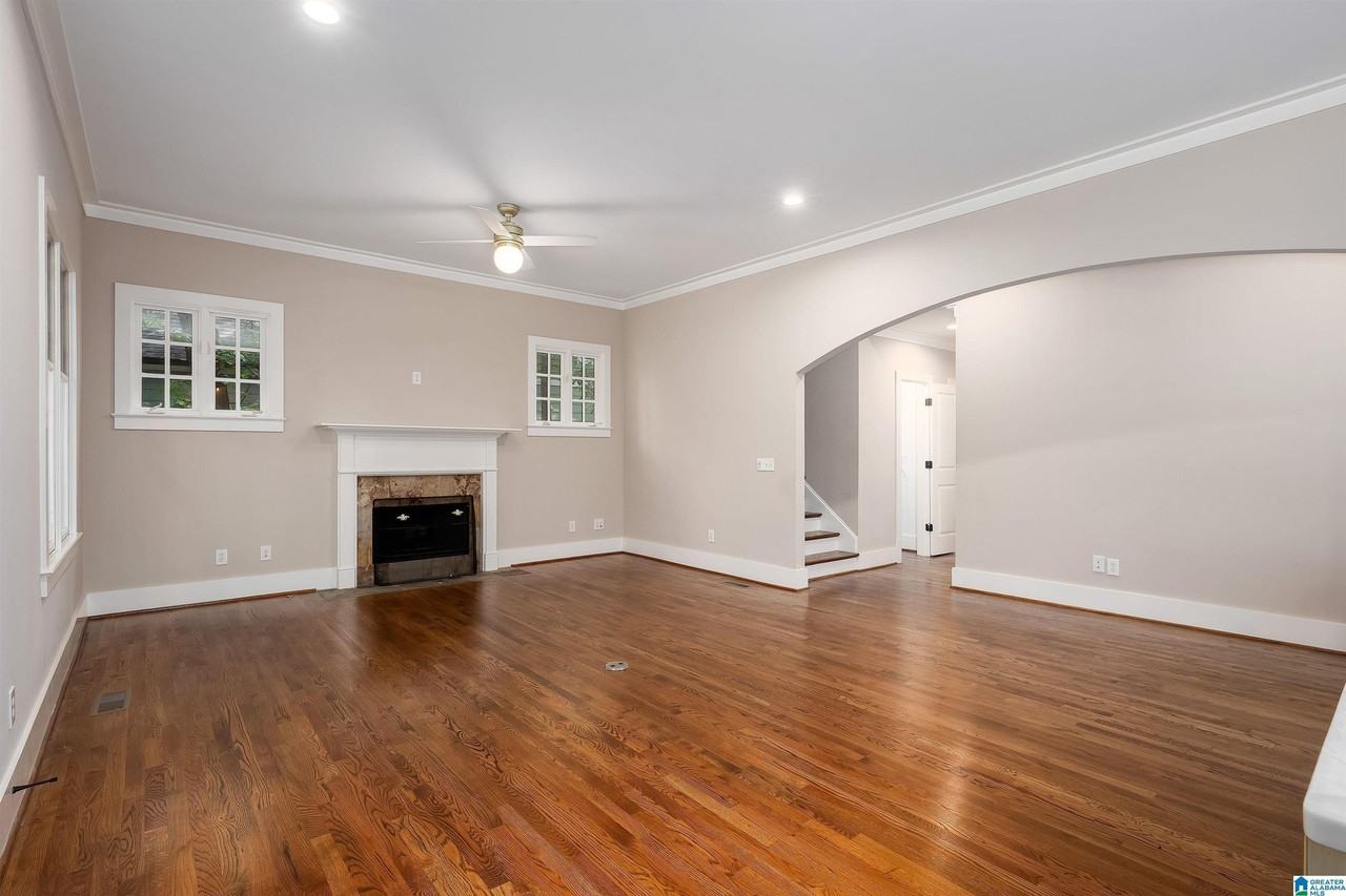 218 Hawthorn St - Photo 7 of 50