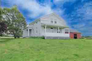 featured image of 15634 Lakeshore Rd
