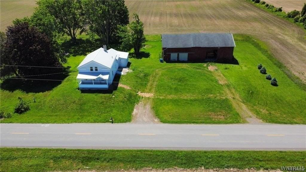15634 Lakeshore Rd - Photo 2 of 45