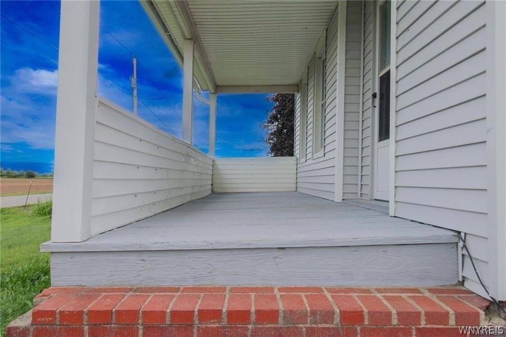 15634 Lakeshore Rd - Photo 4 of 45