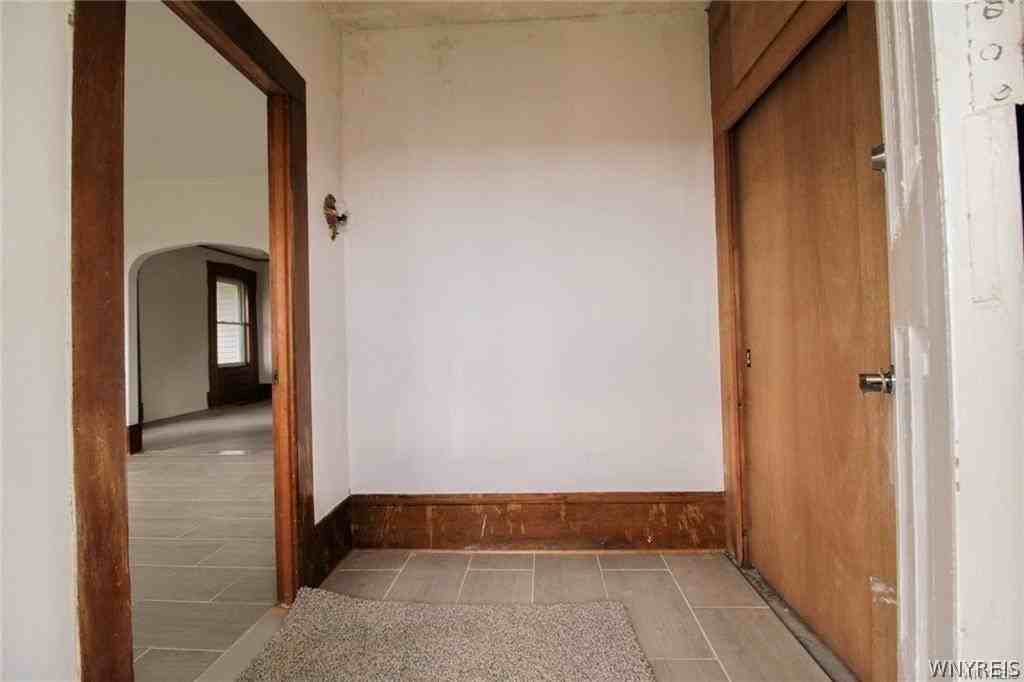 15634 Lakeshore Rd - Photo 6 of 45