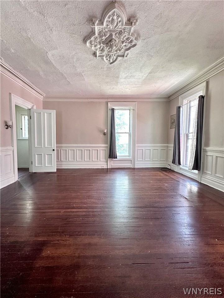 912 Lafayette Ave - Photo 3 of 12