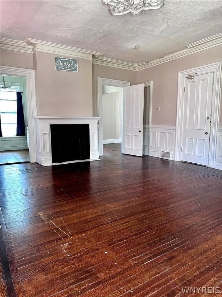 912 Lafayette Ave - Photo 4 of 12