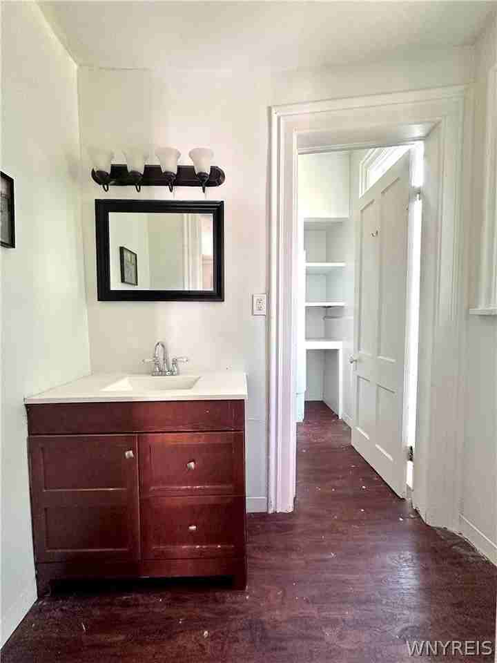 912 Lafayette Ave - Photo 6 of 12