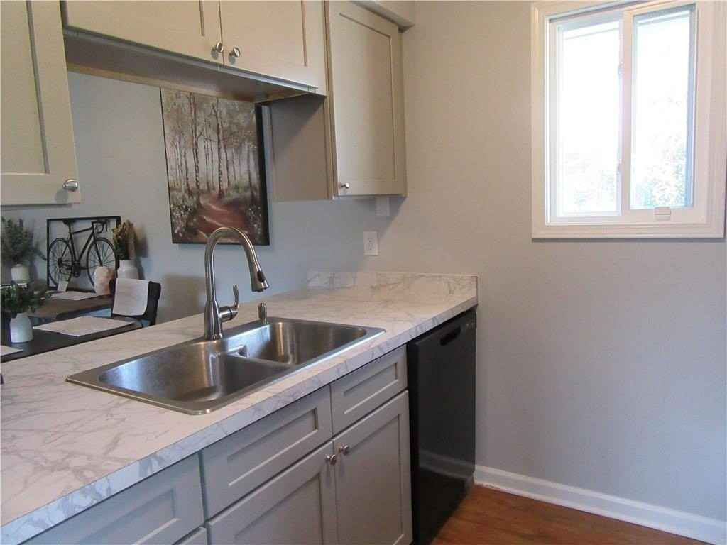 524 Eastbrooke Ln - Photo 3 of 15
