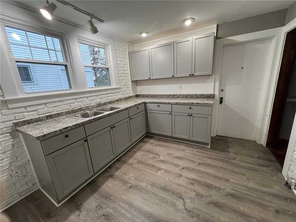 343 Genesee Park Blvd - Photo 3 of 10