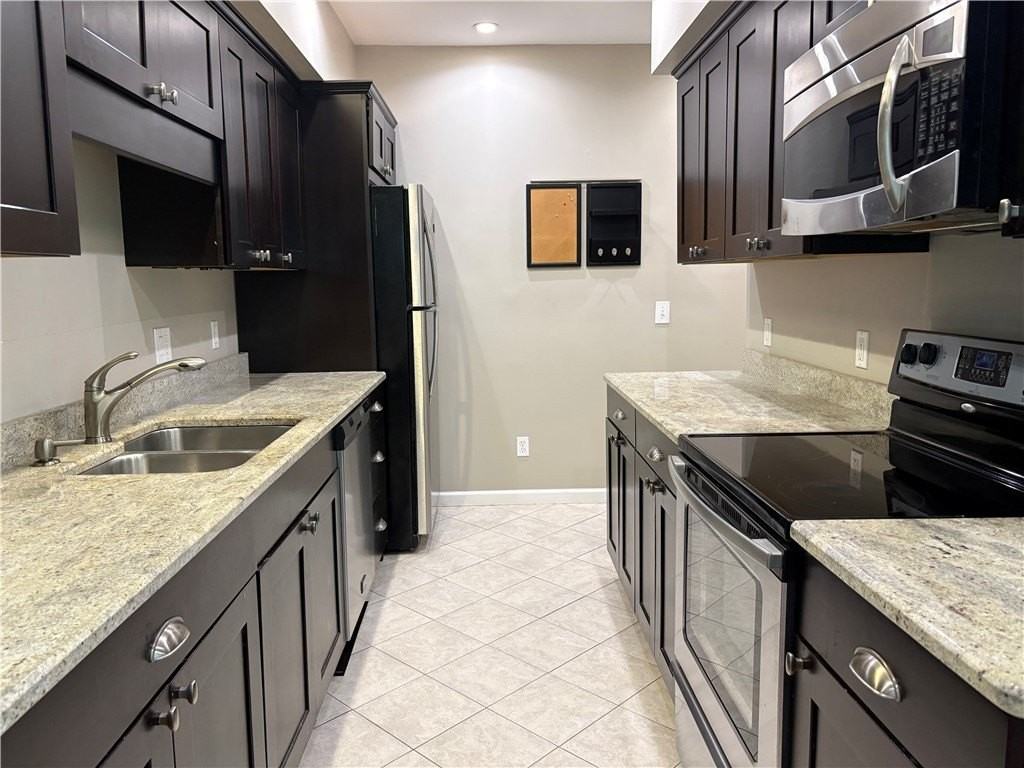 6 Walnut St #2 - Photo 3 of 11