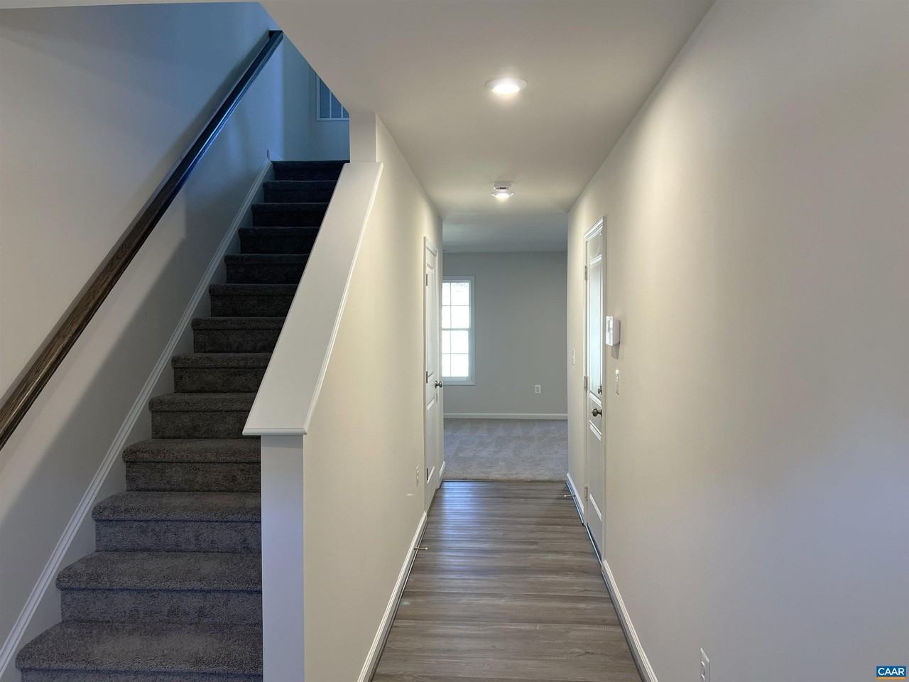 325 Willowshire Ct - Photo 2 of 20