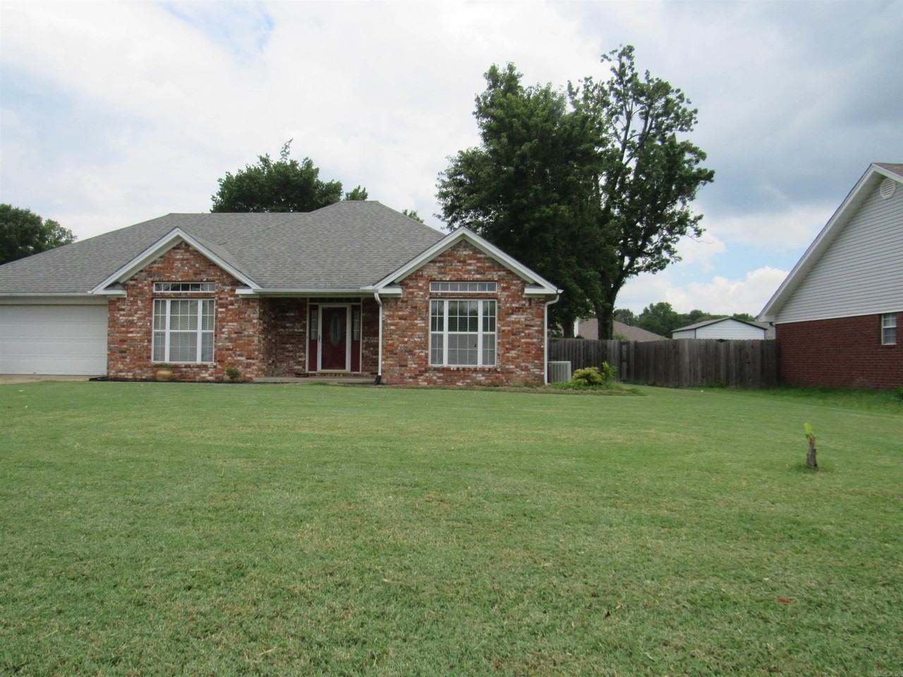 16 Emerald Cir