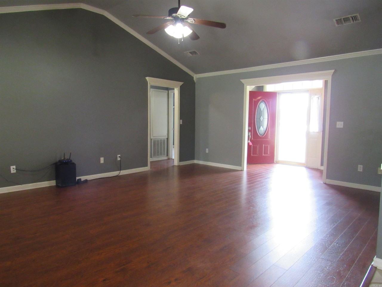 16 Emerald Cir - Photo 4 of 40