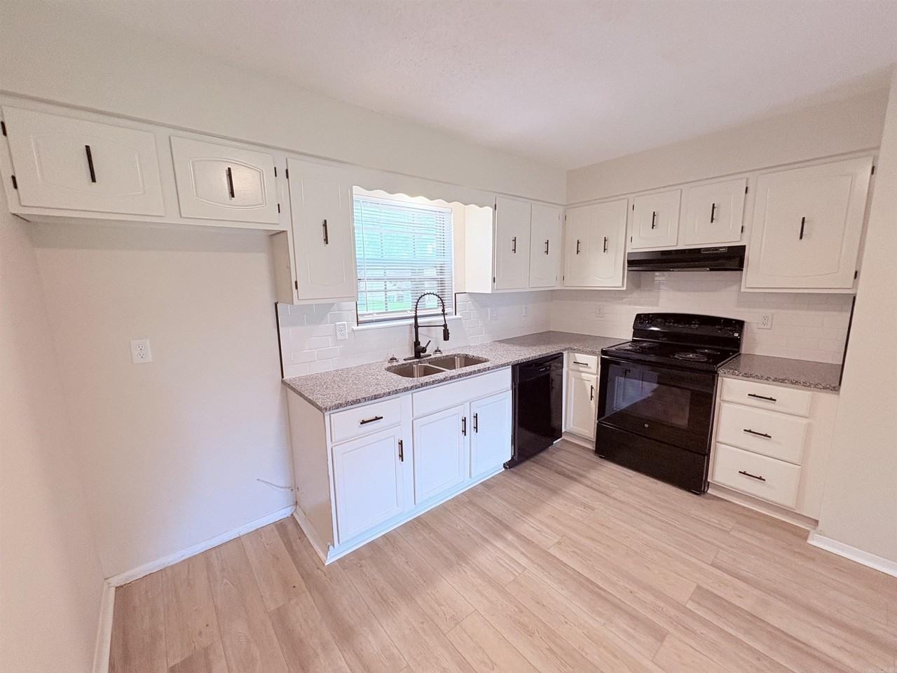 Randall Rd - Photo 4 of 20