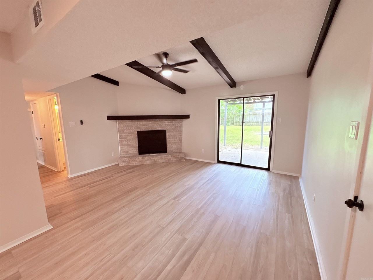 Randall Rd - Photo 6 of 20