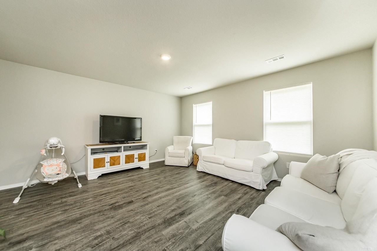 53 Dunnaway Dr - Photo 3 of 41