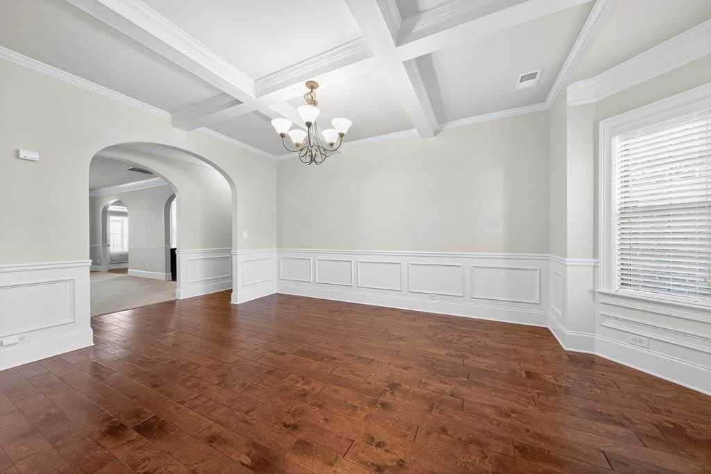 29 Sword St - Photo 4 of 50