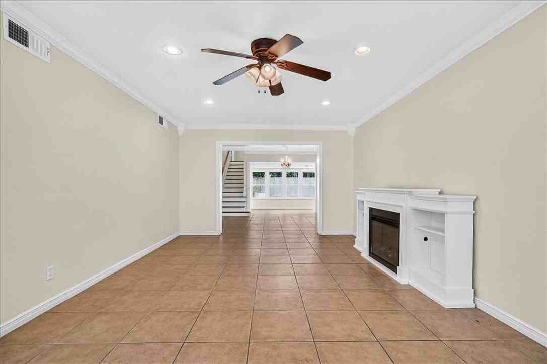 609 Peerman Pl - Photo 5 of 40