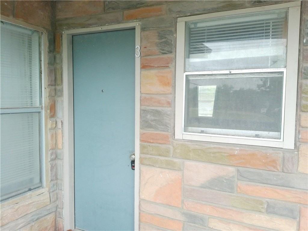 829 Indiana Ave #3 - Photo 2 of 11